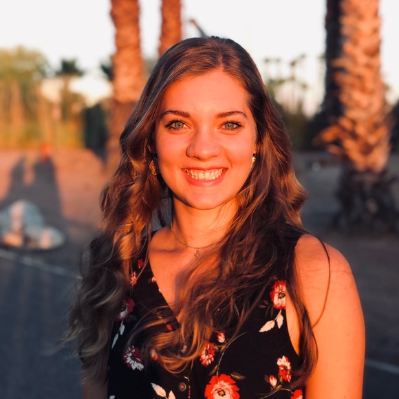 Meet your Posher, Caroline - Picture 1 of 1